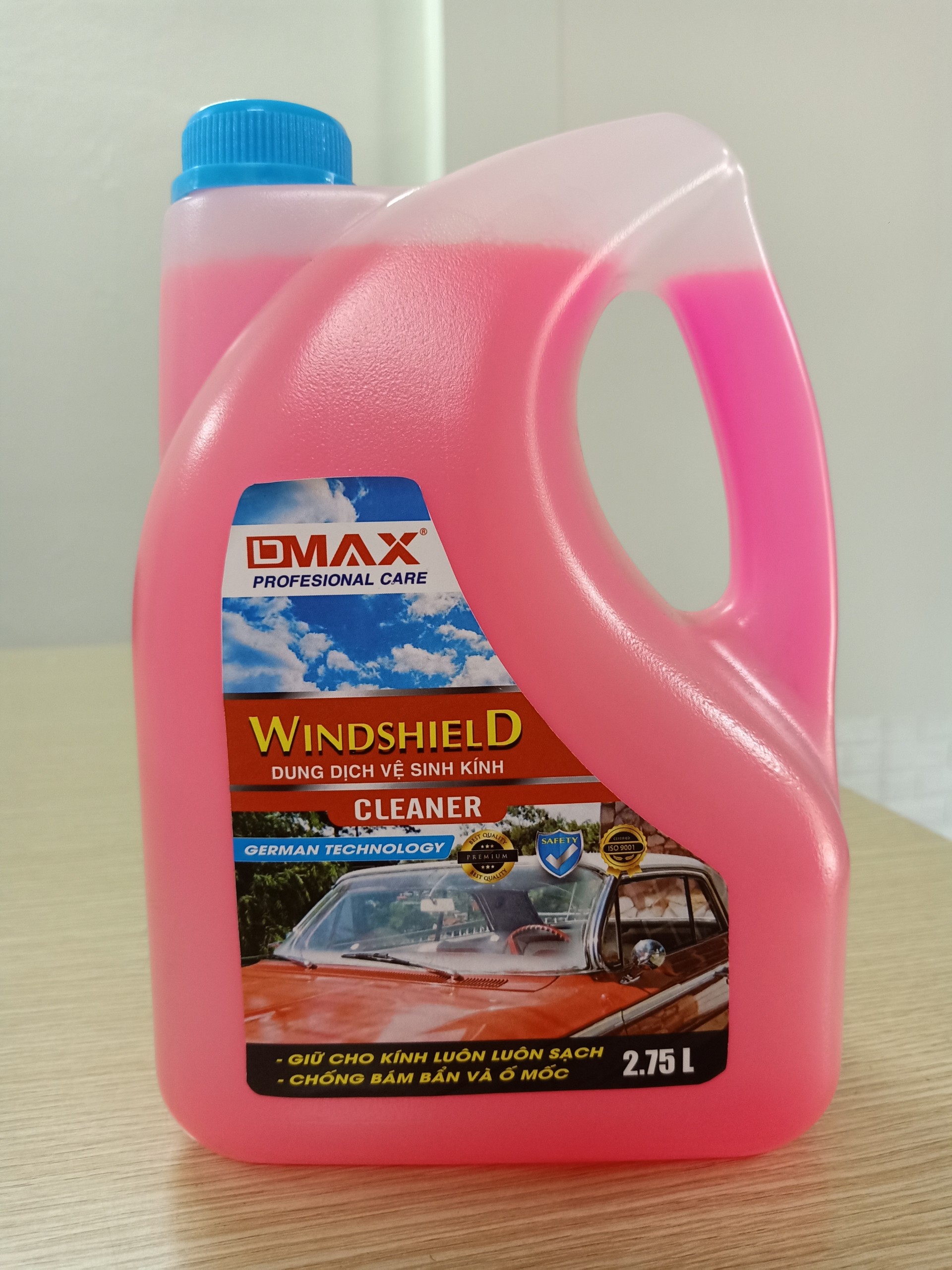 Dung dịch vệ sinh kính Dmax Windshield Cleaner 2,75L (hồng)